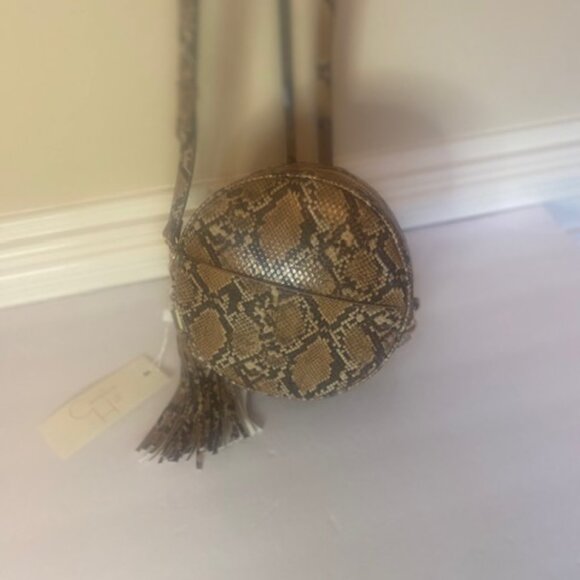 Caroline Hill Round Faux Snakeskin Crossbody bag with tassel- (NEW) - Picture 1 of 7